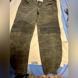 Zara Textured Camouflage Skinny Jeans